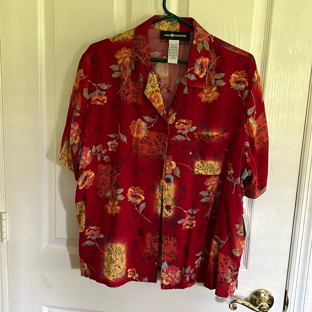 Sag Harbor women’s size large red blue orange black print
